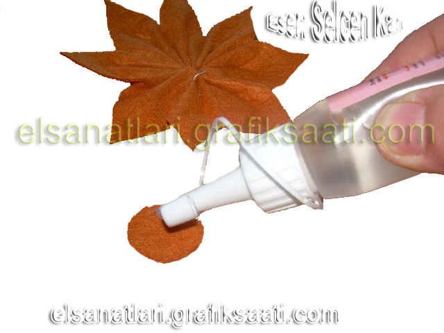 Ay�e Selcen Kan At�lgan el sanatlar� duvar aynas� i�in �i�ek yap�m� resimli